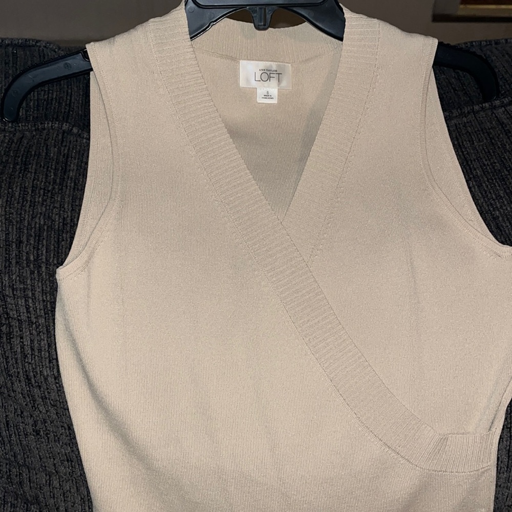 Loft for Ann Taylor Khaki Top - Picture 2 of 4